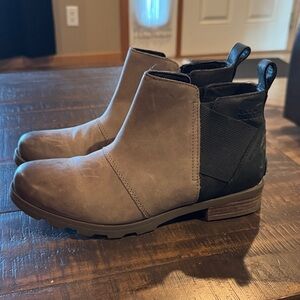 Sorel Tan and Black Ankle Booties